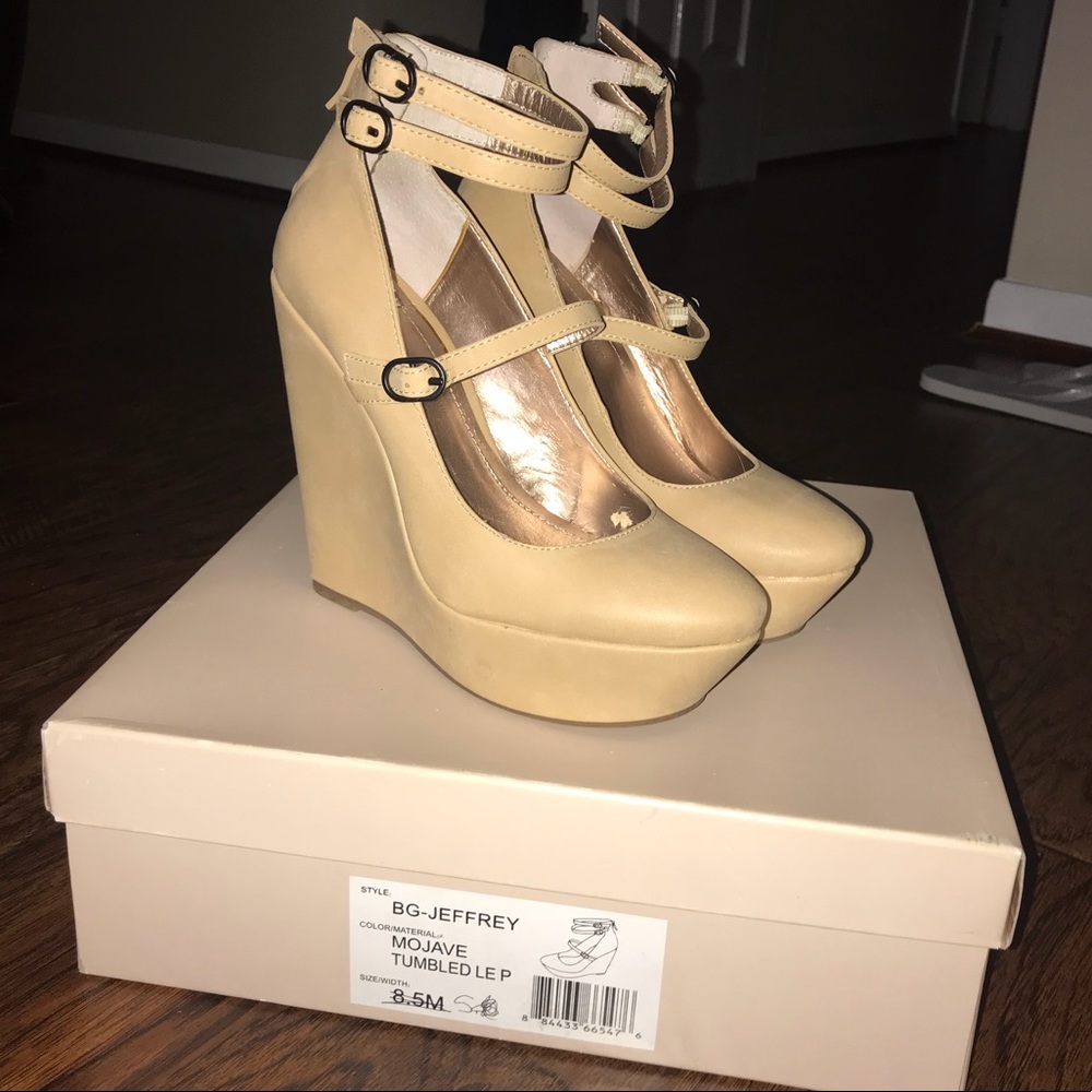 FINAL SALE Price!!BCBGeneration Wedged, Platform